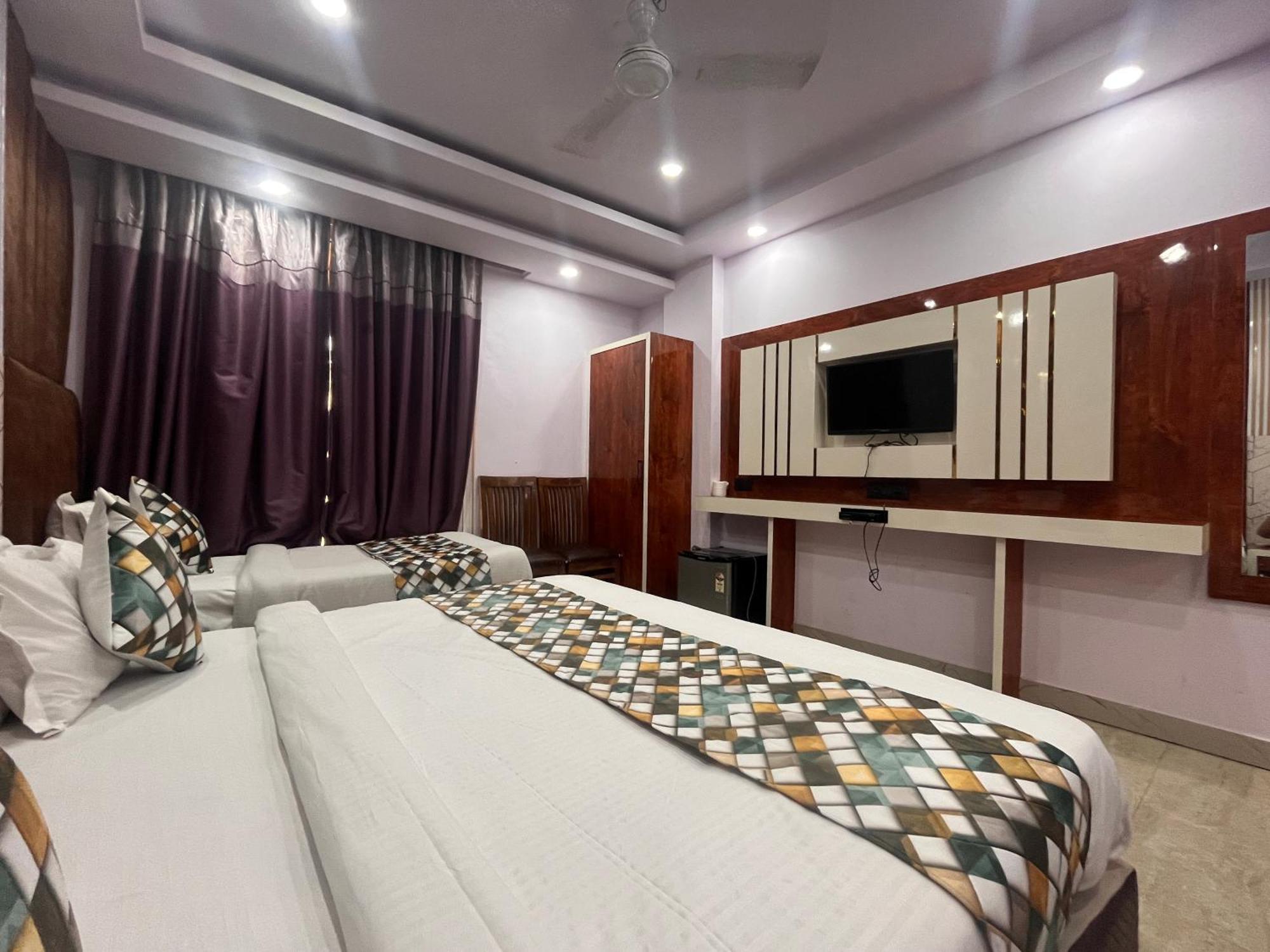 Hotel Embassy Near Rk Ashram Metro New Delhi Exterior photo