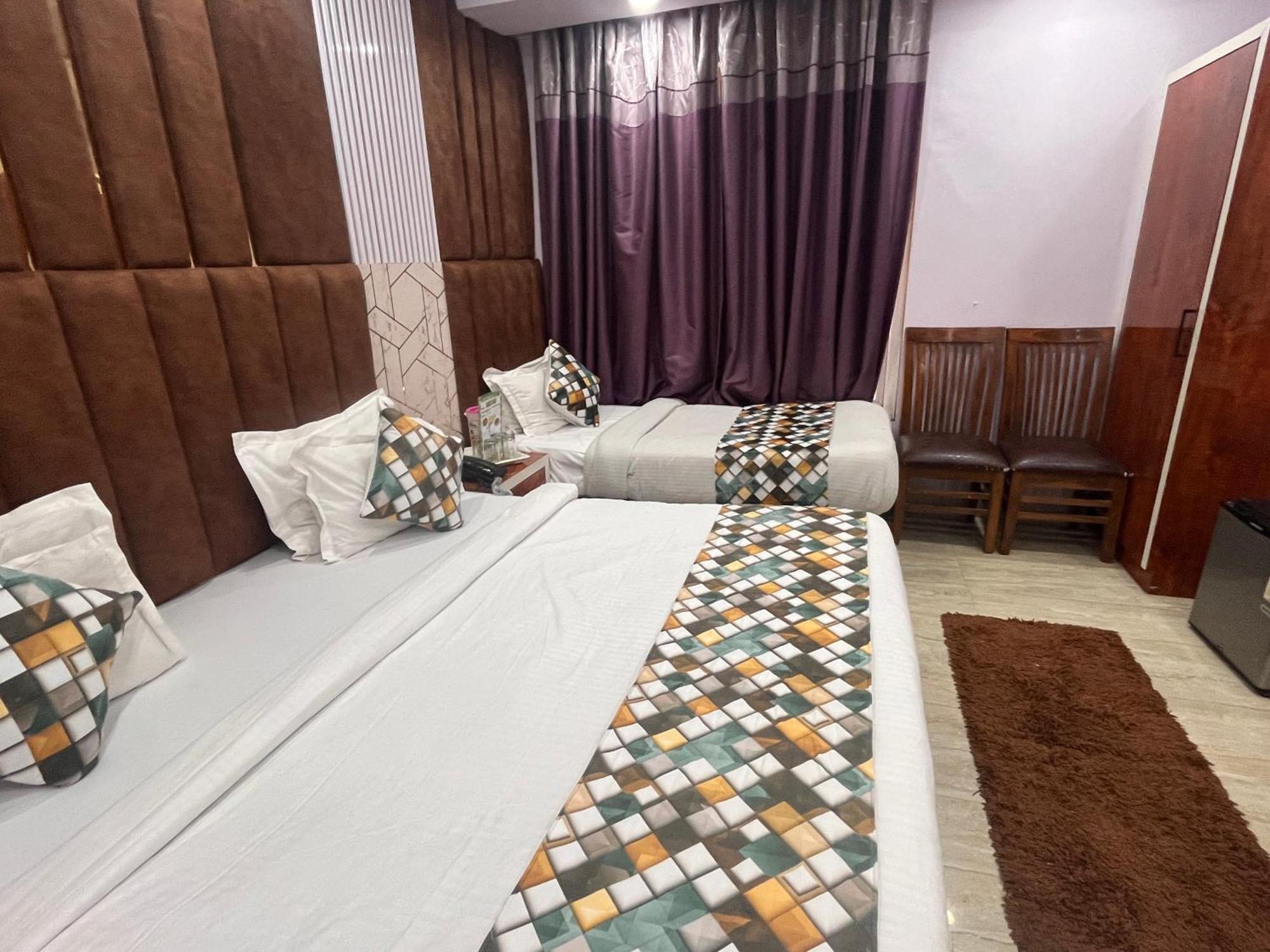 Hotel Embassy Near Rk Ashram Metro New Delhi Exterior photo