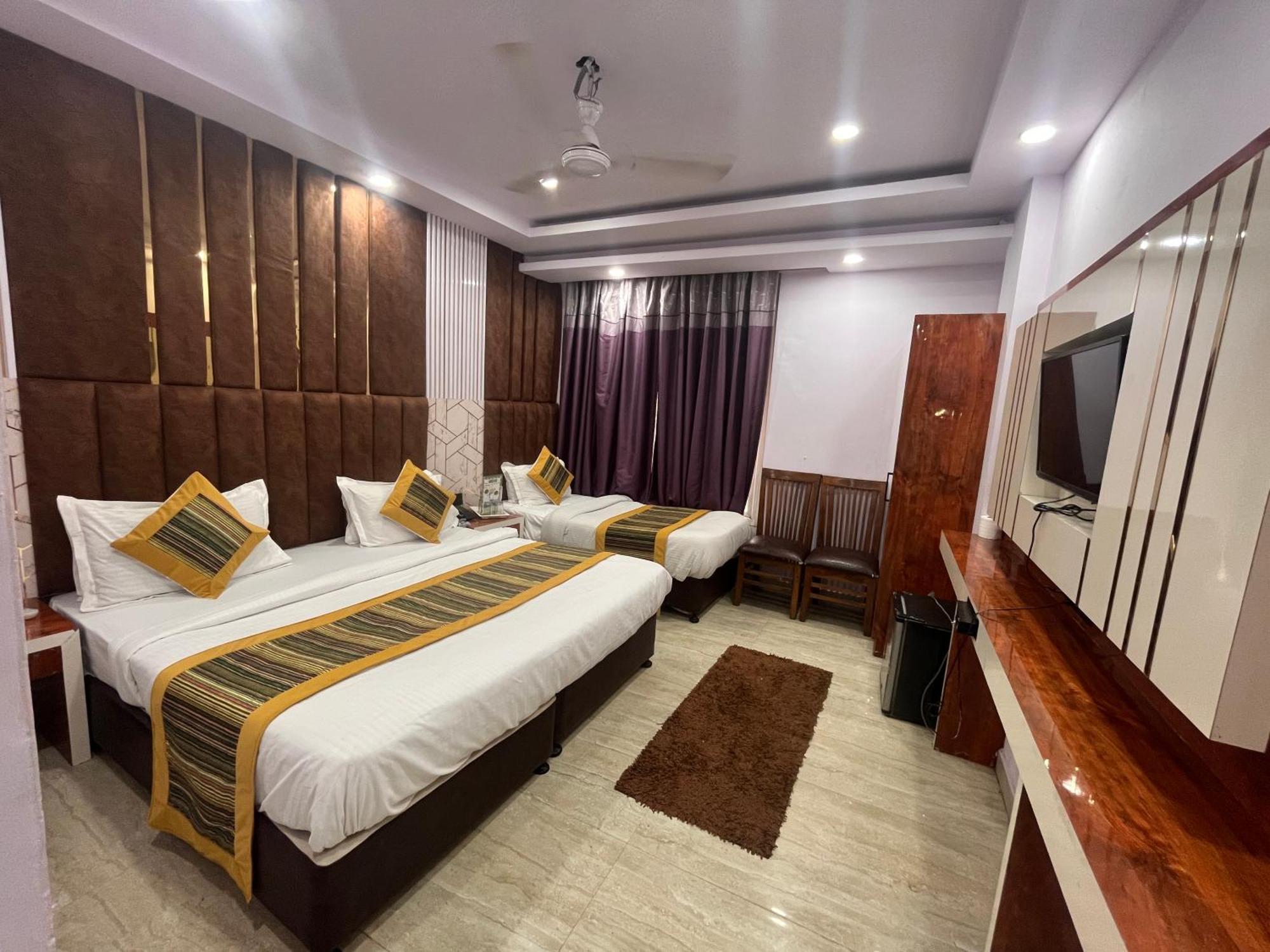 Hotel Embassy Near Rk Ashram Metro New Delhi Exterior photo