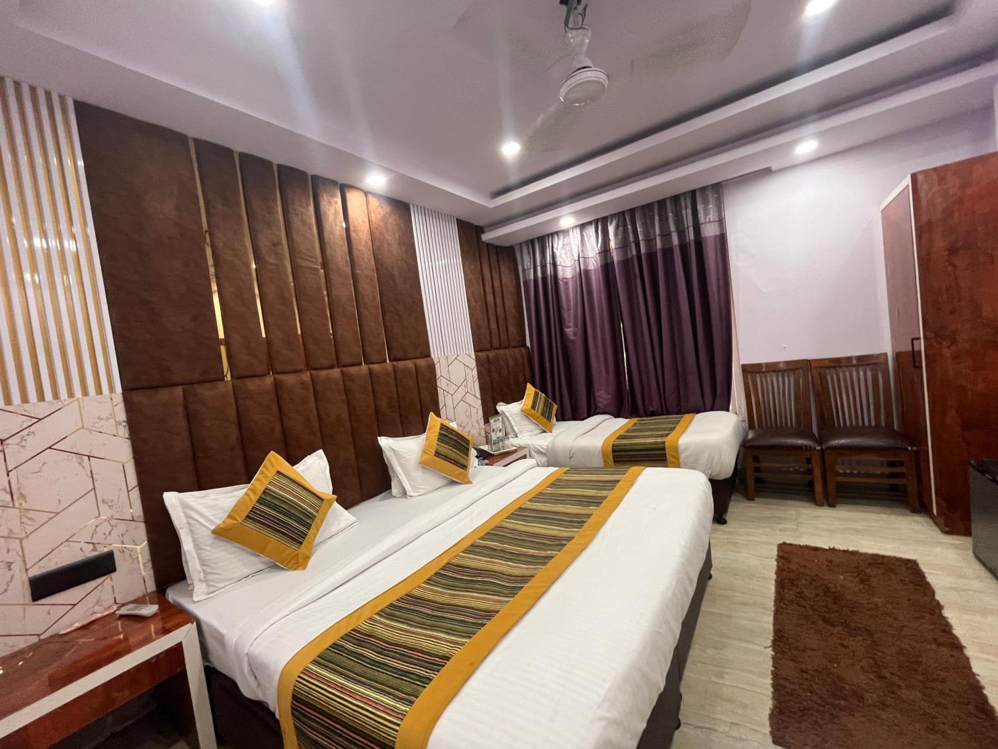 Hotel Embassy Near Rk Ashram Metro New Delhi Exterior photo