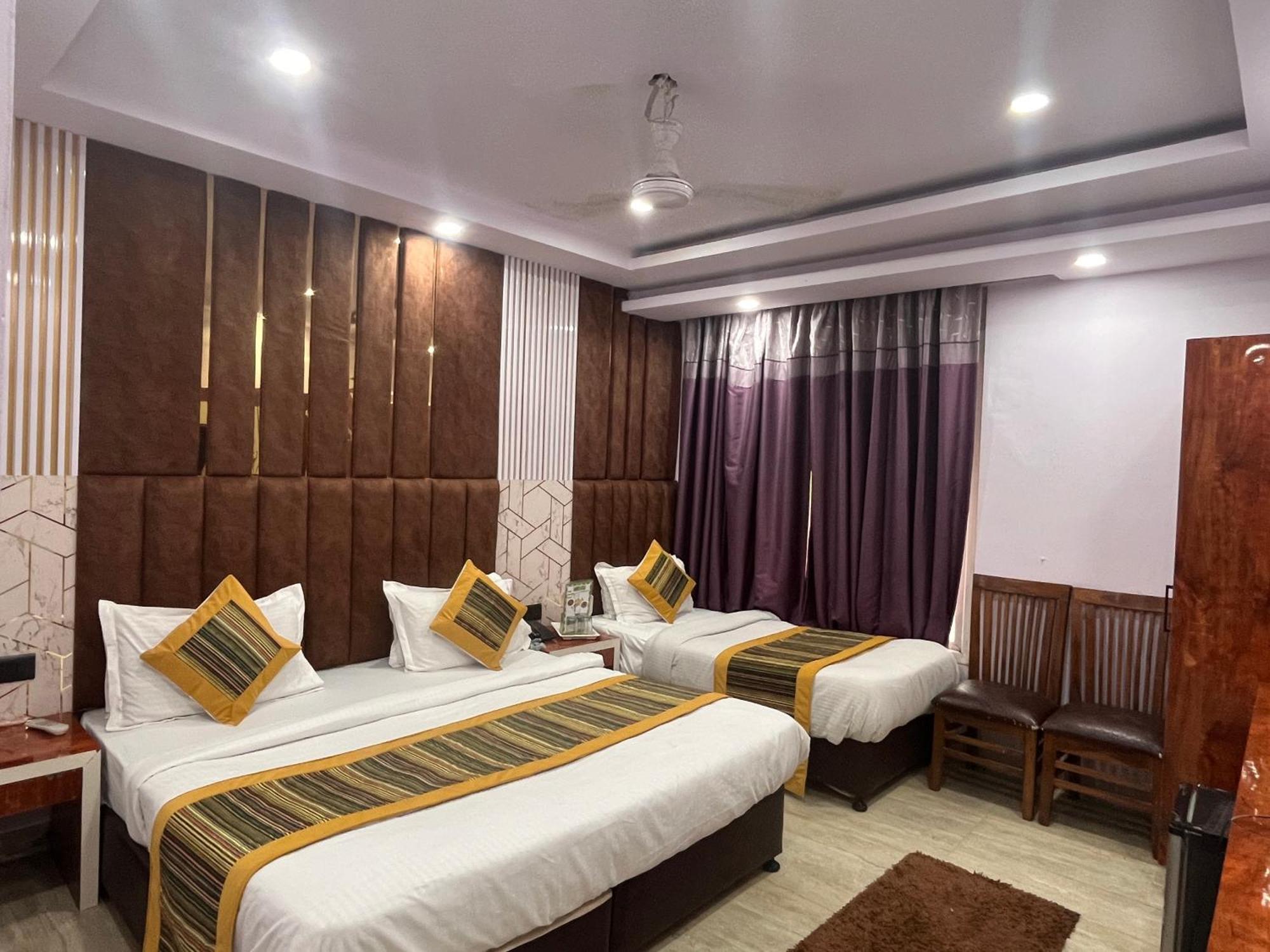 Hotel Embassy Near Rk Ashram Metro New Delhi Exterior photo