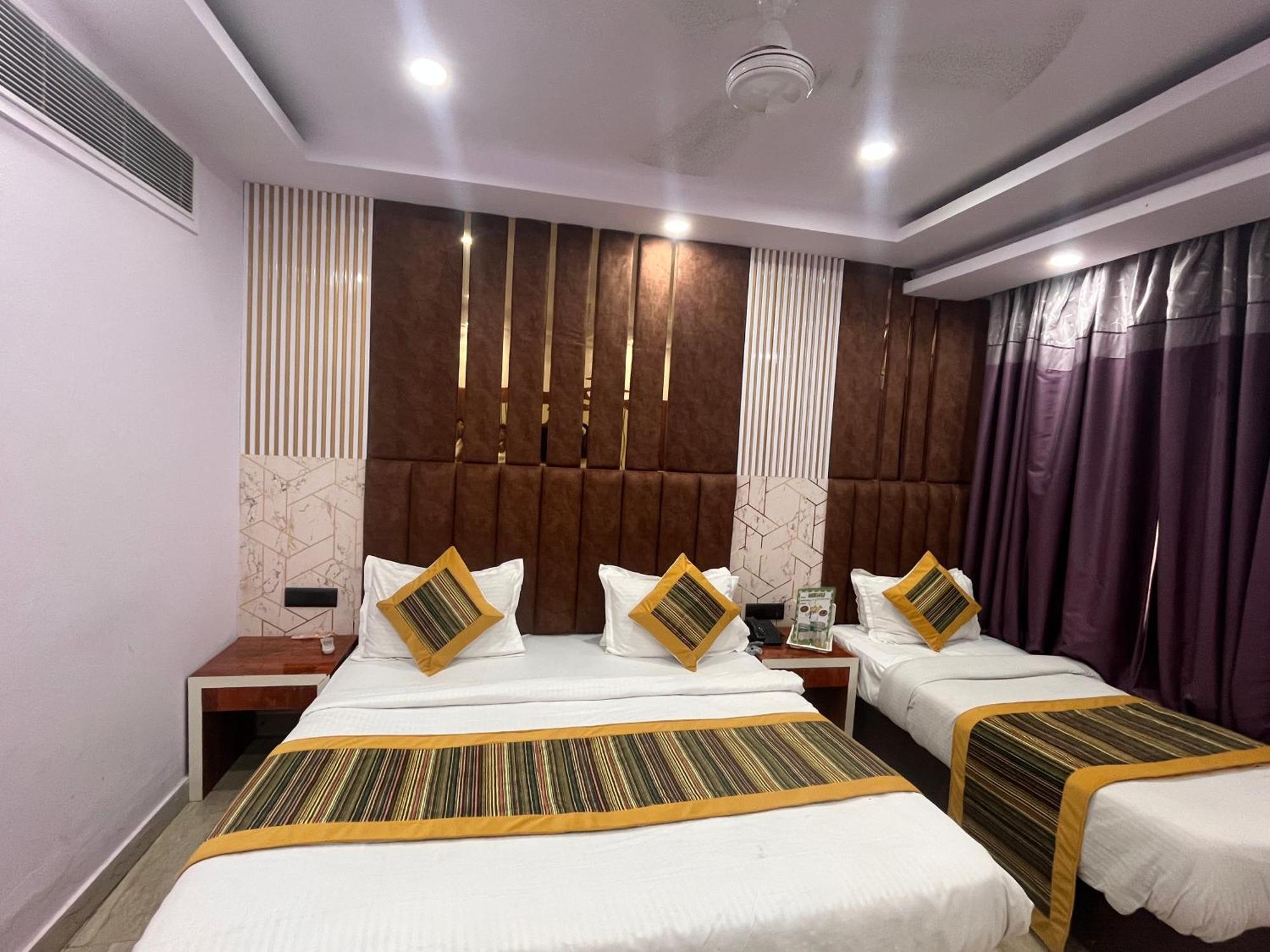 Hotel Embassy Near Rk Ashram Metro New Delhi Exterior photo