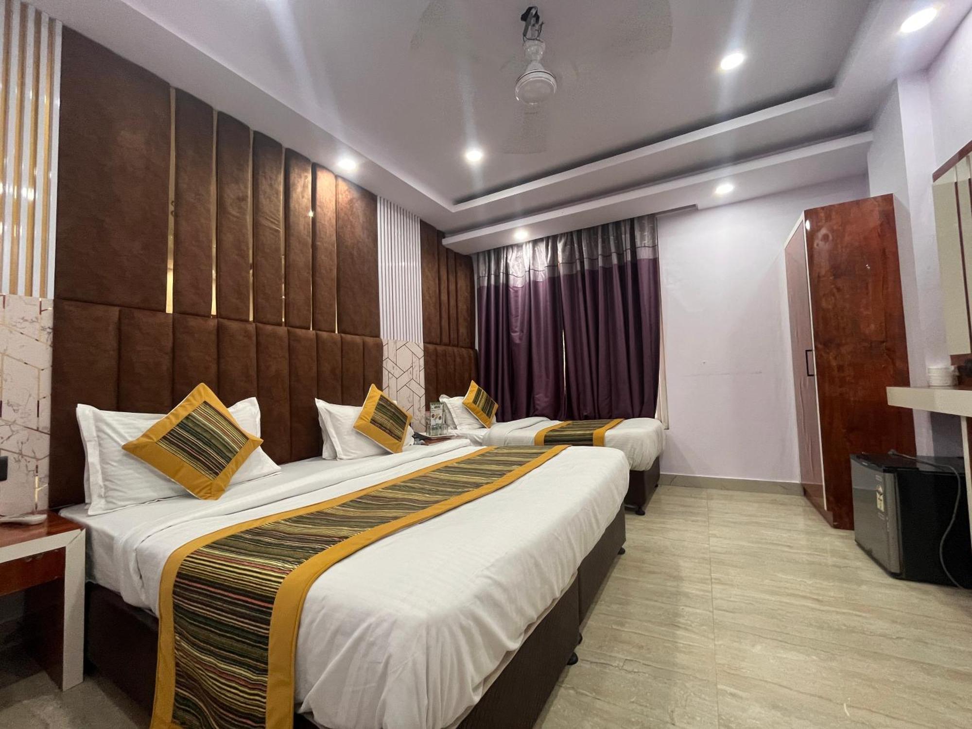 Hotel Embassy Near Rk Ashram Metro New Delhi Exterior photo